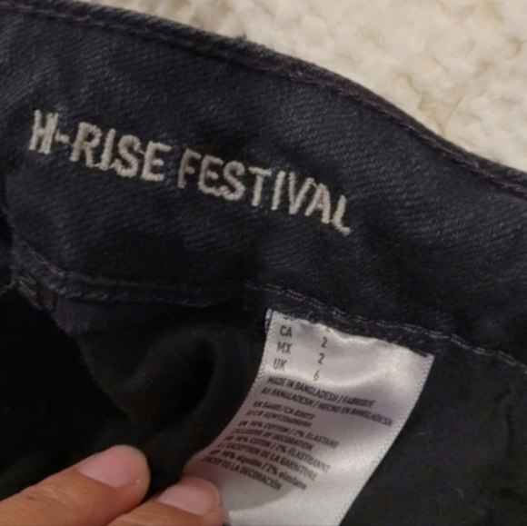 American Eagle Hi Rise Festival Denim Shorts 2 - Picture 5 of 6